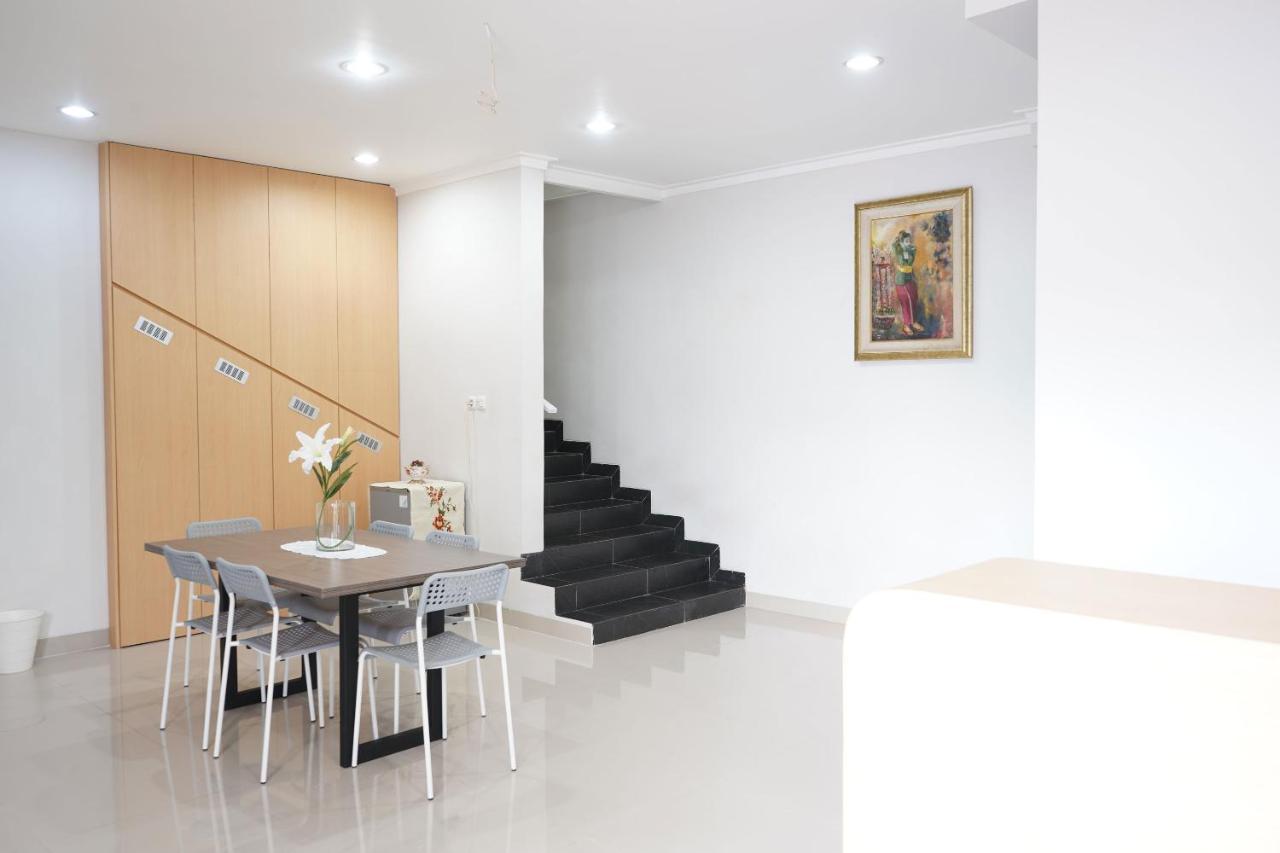ג'קרטה Urooms Senayan מראה חיצוני תמונה